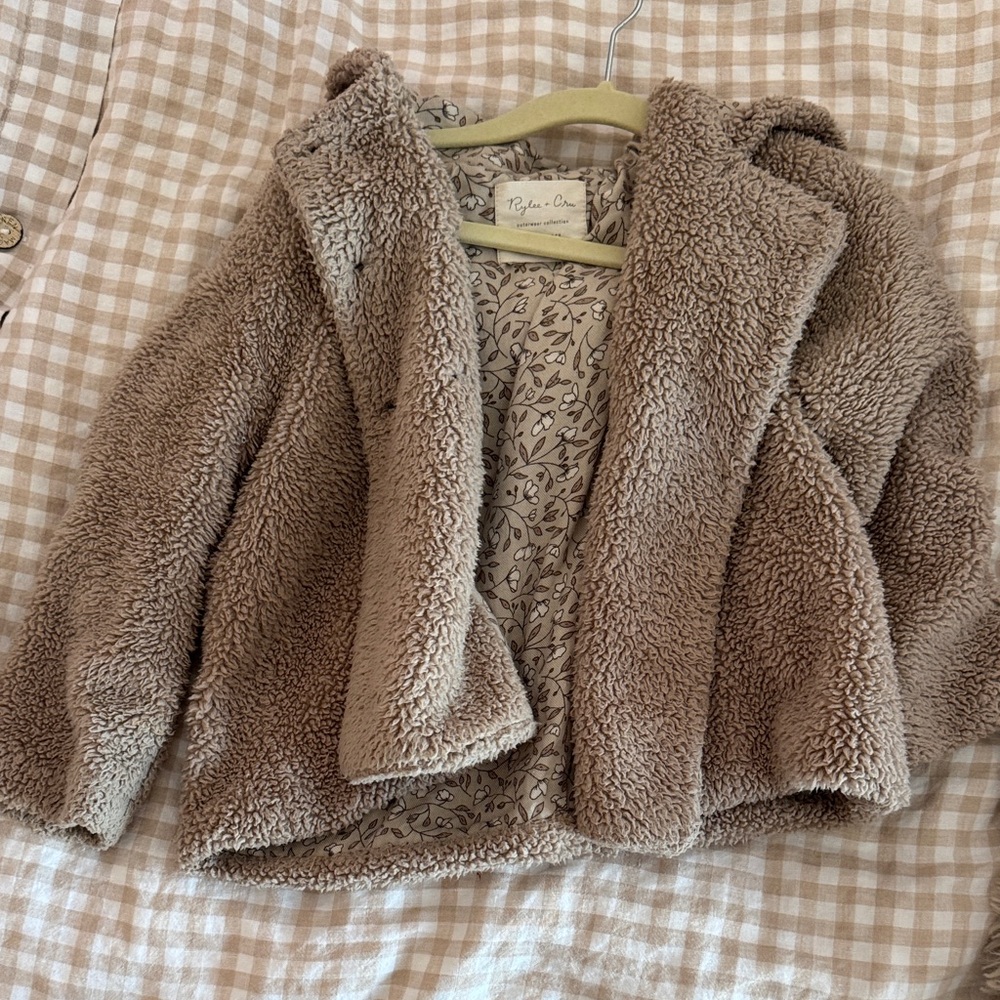 Rylee + Cru Plush Sherpa Hooded Jacket in Taupe